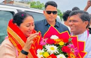 दिल्ली की मुख्यमंत्री रेखा गुप्ता ने किए माँ विंध्यवासिनी के दर्शन