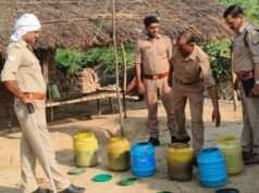 दबिश में तीस लीटर शराब बरामद, आरोपियों पर मुकदमा