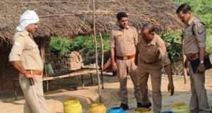 दबिश में तीस लीटर शराब बरामद, आरोपियों पर मुकदमा