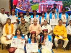 विश्वविद्यालय दीक्षांत समारोह में मेधावियों को मिले पदक, खिले चेहरे