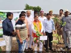 नगर निगम ने रिक्त भूमि पर किया वृक्षारोपण, जनप्रतिनिधियों व अधिकारियों ने निभाई सहभागिता