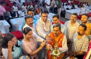 देशभक्ति और बुंदेली संस्कृति से गूंजा दीनदयाल सभागार, ‘युवनाद सम्मान’ से विभूतियां सम्मानित