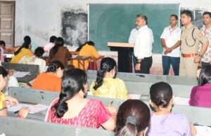UPTET-2026 पर प्रशासन सख्त: DM-SP ने किया परीक्षा केंद्रों का औचक निरीक्षण, बोले- नकल की तो खैर नहीं