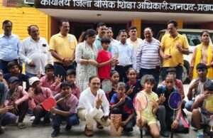 जनपदीय बैडमिंटन प्रतियोगिता में मान्धाता विजेता, गौरा उपविजेता