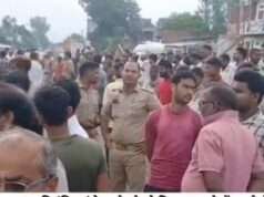 घर में घुसे सीमेंट लदे कंटेनर से चारपाई पर सो रहे पिता-पुत्र की मौत