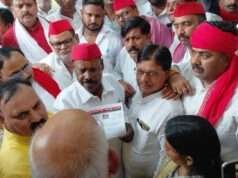 सपा मुखिया अखिलेश यादव का पुतला दहन किए जाने पर रहा सपाइयों में भारी आक्रोश