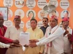 निषाद समाज को अनुसूचित जाति में शामिल करने की मांग, भाजपा विधायक को सौंपा ज्ञापन