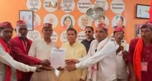 निषाद समाज को अनुसूचित जाति में शामिल करने की मांग, भाजपा विधायक को सौंपा ज्ञापन