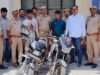 बांसी पुलिस व एंटी थेफ्ट टीम को मिली बड़ी कामयाबी, चोरी की घटनाओं का पर्दाफाश कर 2 शातिर चोर गिरफ्तार, बाइक व नकदी बरामद