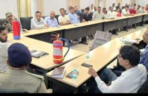मेडिकल हब झांसी में फायर सेफ्टी पर सख्ती, मानक न मानने वाले अस्पतालों पर होगी कड़ी कार्रवाई