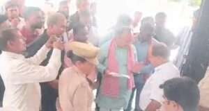 खड्डा में लो वोल्टेज और कटौती से त्रस्त ग्रामीण, CM को भेजा ज्ञापन