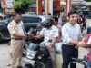 53 वाहन सीज, 437 चालान; नियमों का पालन करने वालों को गुलाब भेंट कर किया सम्मानित