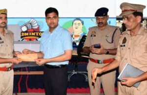 पुलिस अधीक्षक कुशीनगर द्वारा थानों पर नियुक्त प्रशिक्षु आरक्षियों के साथ की गयी गोष्ठी