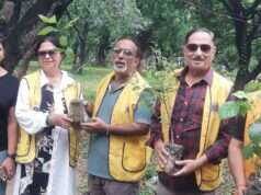 चंद्रशेखर आजाद की जयंती पर लायंस क्लब ने कंपनी बाग में किया वृक्षारोपण