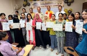 कंप्यूटर प्रशिक्षण पूर्ण करने वाले विद्यार्थियों का हुआ सम्मान, उज्ज्वल भविष्य की दी शुभकामनाएँ