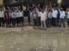 चोक नालों से सहकारी समिति में भरा पानी, 170 बोरी खाद हुई खराब