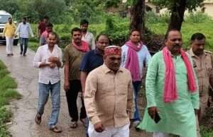हरसिंगपुर पहुंचे सपा नेता, डूबकर जान गंवाने वाले बच्चों के परिवार को बंधाया ढांढस