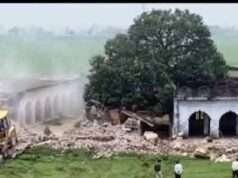 सिद्धार्थनगर में कोर्ट के आदेश पर जमींदोज हुआ मदरसा और मस्जिद का हिस्सा, 400 बच्चों की तालीम पर संकट