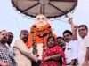 अटल बिहारी वाजपेयी की पुण्यतिथि पर भाजपा कार्यकर्ताओं ने किया नमन