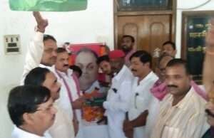 सपा ने मनाई पूर्व केंद्रीय मंत्री पंडित जनेश्वर मिश्र की जयंती