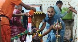 कुण्डेश्वर धाम में श्रद्धालुओं ने किया जलाभिषेक, हर-हर महादेव के जयकारों से गूंजा मंझिलगांव