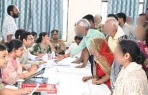 संपूर्ण समाधान दिवस में डीएम और एसपी ने सुनीं फरियादें