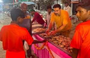 कांवड़ियों की सेवा में लगे रहे फरमानुल हक, दिया हिंदू-मुस्लिम एकता का संदेश