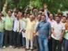 तैनाती को लेकर कोटेदारों ने पूर्ति निरीक्षक के खिलाफ किया विरोध प्रदर्शन