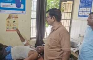 दो बाइकों की आमने-सामने टक्कर,तीन घायल रेफर