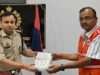 पुलिसकर्मियों को स्वाइन फ्लू से बचाव के लिए बांटे गए 2000 मास्क, चलाया जागरूकता अभियान