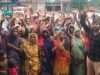 पानी की समस्या को लेकर वार्ड के सैकड़ों लोगों ने घेरा नगर पंचायत कार्यालय
