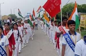 स्वतंत्रता दिवस पर सेमफोर्ड स्कूल ने निकाली भव्य तिरंगा यात्रा
