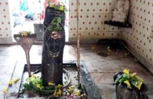 सावन विशेष: दिन में तीन बार रंग बदलता है कुंडेश्वर महादेव का शिवलिंग