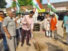 विधायक विकास गुप्ता ने गांधी प्रतिमा पर किया माल्यार्पण, हर घर तिरंगा अभियान का किया आह्वान