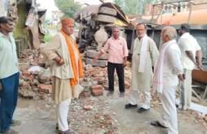 सड़क हादसे में जान गंवाने वाले परिजनों से मिले मनोज जायसवाल