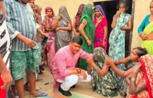 दुःख की घड़ी में परिजनों के साथ खड़े हुए वीरेंद्र सरोज फौजी