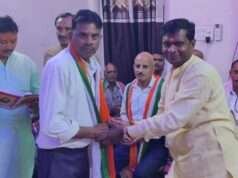 भाजपा जिलाध्यक्ष लाल बहादुर सरोज ने पूर्व सैनिकों को अंगवस्त्र व उपहार देकर किया सम्मानित