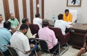 कुंडा व बाबागंज में ब्लॉक कर्मचारियों संग बैठक, विकास कार्यों में तेजी के निर्देश