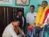 शहीद सैनिक के पिता के चरण पखारकर जिला उपाध्यक्ष गौरव उमर ने किया सम्मान