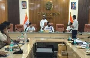 बिजली बिलों का बकाया तुरंत चुकाएं, जरूरत पड़े तो मुख्यालय से मांगें धनरू डीएम