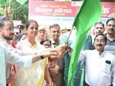 फतेहपुर में निकली भव्य तिरंगा मोटरसाइकिल रैली, देशभक्ति के नारों से गूंजा शहर
