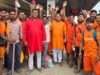 कांवरियों का एक जत्था बाबा धाम (देवघर) दर्शन और जलाभिषेक के लिए हुआ रवाना,चेयरमैन ने किया सम्मानित