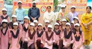 बाल विवाह के दुष्प्रभावों के प्रति छात्राओं को किया गया जागरूक
