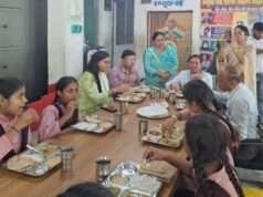 सीडीओ हर्षिका सिंह ने कस्तूरबा गांधी बालिका विद्यालय और कंपोजिट विद्यालय दुखीपुर का किया निरीक्षण