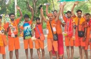 सावन के दूसरे शनिवार को निकला कांवड़ियों का जत्था, बकहर नदी पर उमड़ी भीड़