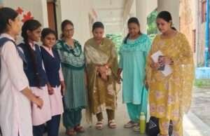 काशी नरेश विश्वविद्यालय में रंगोली-राखी प्रतियोगितारूस्वतंत्रता दिवस पर तिरंगा थीम, छात्राओं ने दिखाई रचनात्मकता