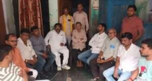 छात्र तेजस की मौत पर परिजनों से मिले भाजपा के पूर्व जिलाध्यक्ष