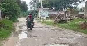दो जनपदों को जोड़ने वाला मुख्य मार्ग बेहद बदहाल, सकिपा ने मरम्मत की उठाई मांग