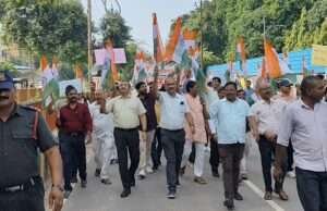 हर घर तिरंगा और नशा मुक्ति रैली से गूंजा राजर्षि टंडन मुक्त विश्वविद्यालय
