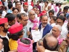शहर में जलजमाव को लेकर सपा का जोरदार प्रदर्शन